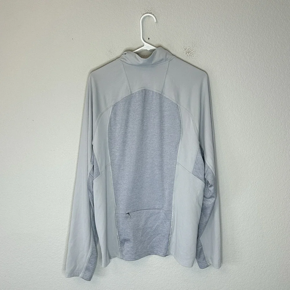 The North Face 1/4 Zip Light Gray Pullover Men's Size XL Long Sleeve